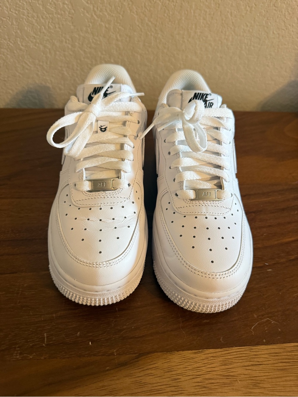 Nike Women’s Air Force One’s Size 7 White Clean - Picture 2 of 7